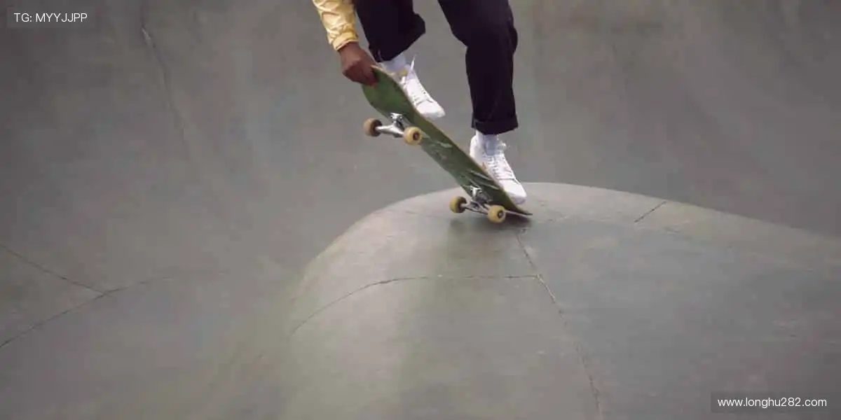 🎮潮流周边,让热爱从赛场延伸到生活!🌟